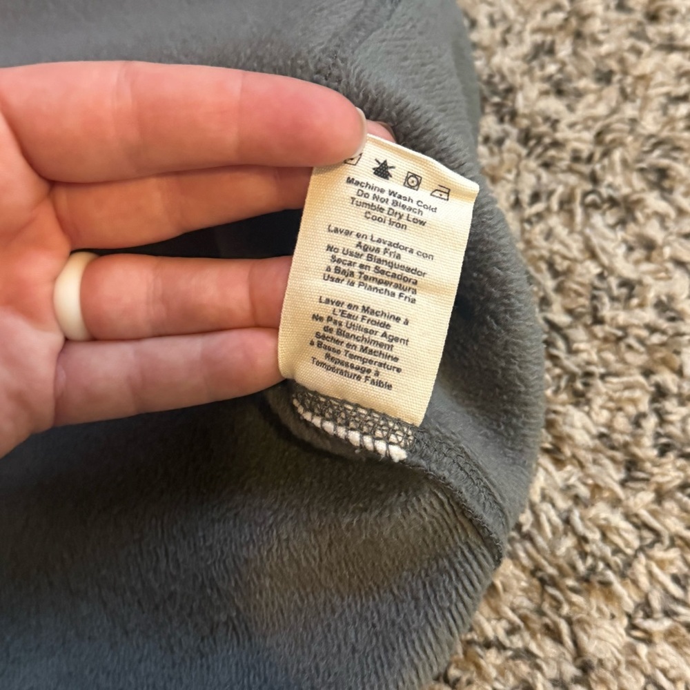 Ugg Gray Pullover Hallidie Super Soft Loungewear Sweater with Pocket Front XS - Picture 10 of 13